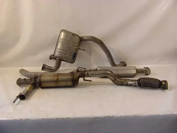 Jeep Cherokee KL Pakoputki OEM 82458233 - 2.2L image 2