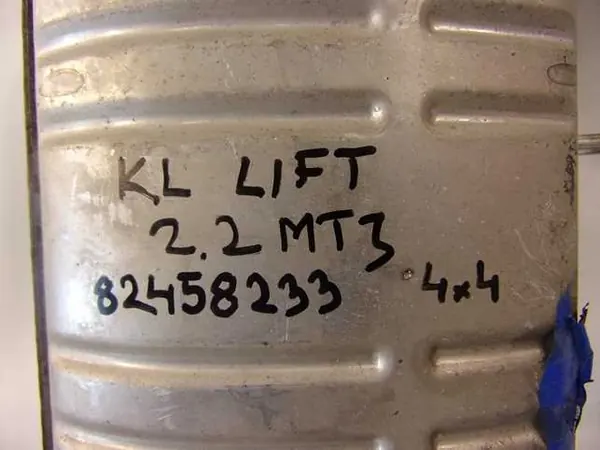 Jeep Cherokee KL Pakoputki OEM 82458233 - 2.2L image 6