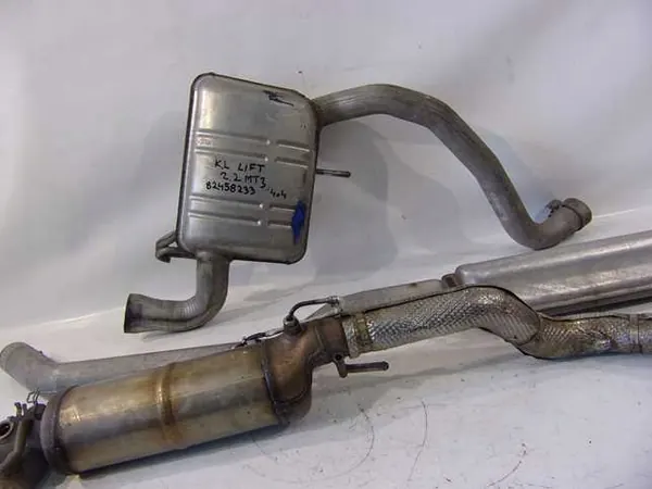 Jeep Cherokee KL Pakoputki OEM 82458233 - 2.2L image 7