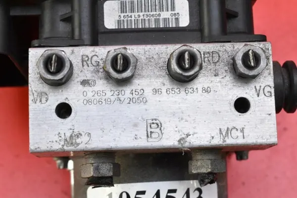 Pompe ABS OEM 9665363180 pour Peugeot 308 1.6 VTi image 7