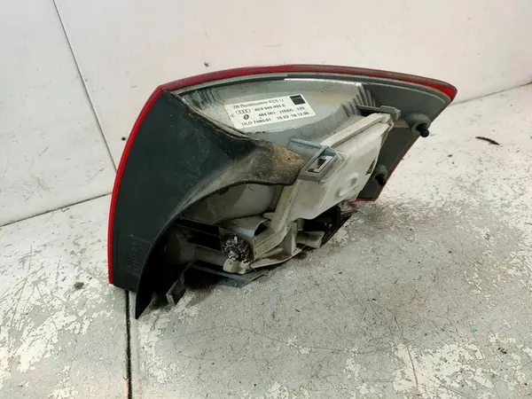 Luz trasera izquierda Audi A4 B7 8E9945095E image 2