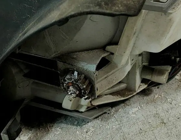 Luz trasera izquierda Audi A4 B7 8E9945095E image 3