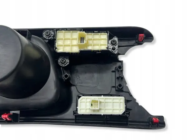OEM 588050D350 Dryckeshållare för mittkonsol Yaris image 5