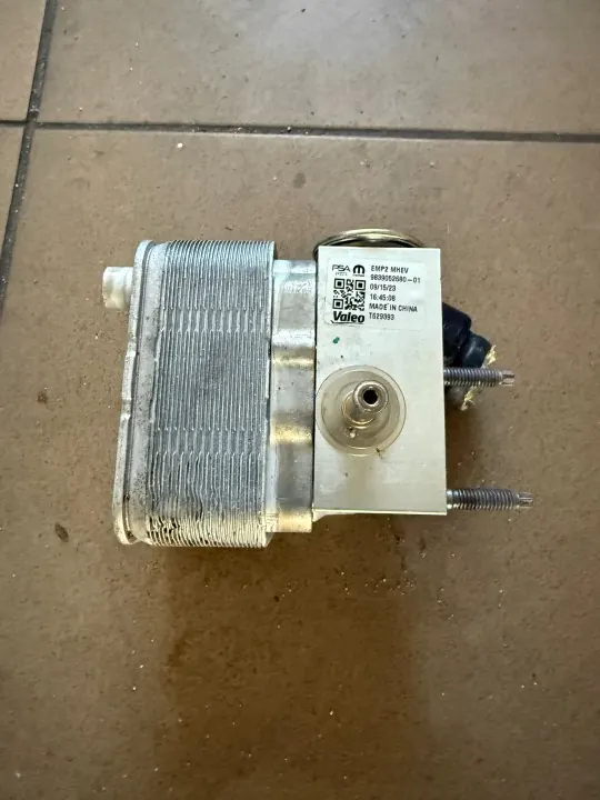 AC-kondensor OEM 9839052680 för Peugeot Citroen image 2