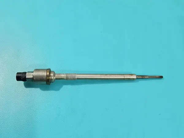 Hehkutulppa OEM 55590467 Opel Insignia A 2.0 CDTI:lle image 3
