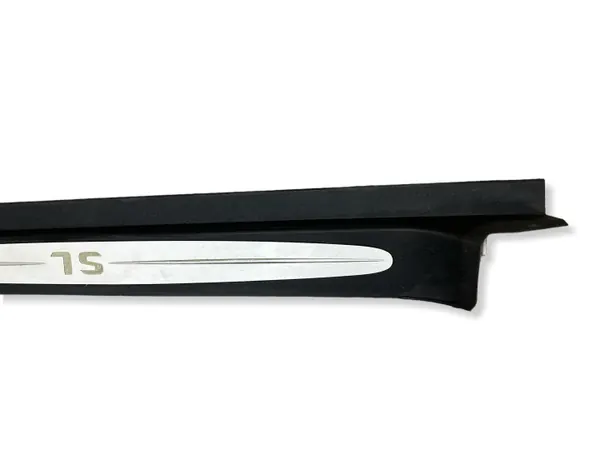 Mercedes-Benz SL R230 Linker dorpelbeschermer OEM A2306800335 image 3