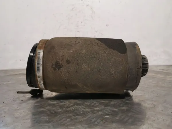Jeep Grand Cherokee Bakre luftfjädring OEM P680299 image 2