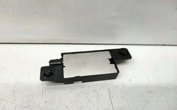 BMW X3 F25 Antennförstärkare OEM 9142092 Begagnad image 3
