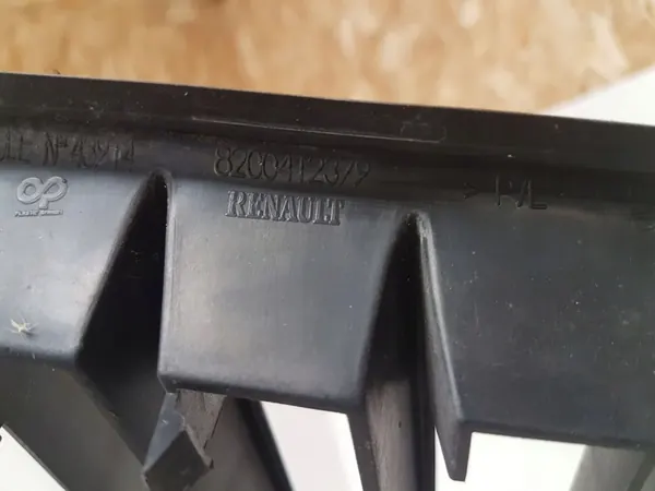 Front Grill Renault Megane II image 4