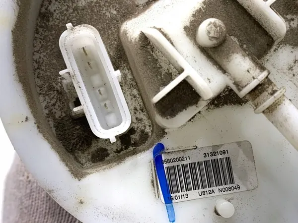 Bomba de Combustível VOLVO V40 31321091 1.6 150CV Elétrica image 3