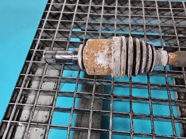 Vänster framaxel Dacia Sandero III 20- 1.0 SCE Manuell image 2