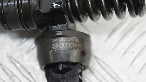 Injetor VW Golf V Jetta Audi A3 1.9 TDI 038130073BL image 3