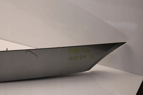 MAZDA 5 CW III 10R Takaluukun Verhoilupaneeli image 6