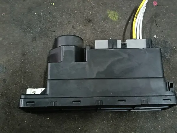 Pompe de verrouillage central OEM 2108002648 Mercedes W210 image 3