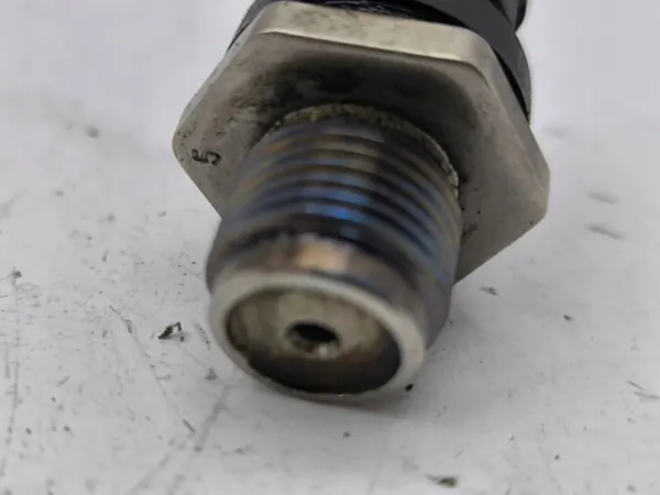 Sensor presión combustible OEM 0281002952 Volvo V70 image 6