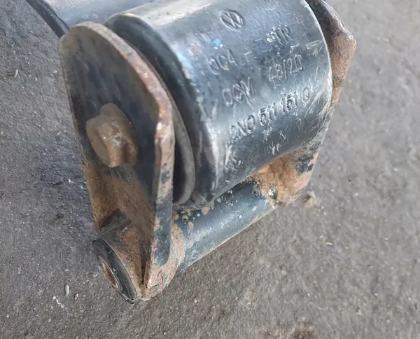 Ressort arrière gauche OEM 2N0511151Q pour VW Crafter II image 4