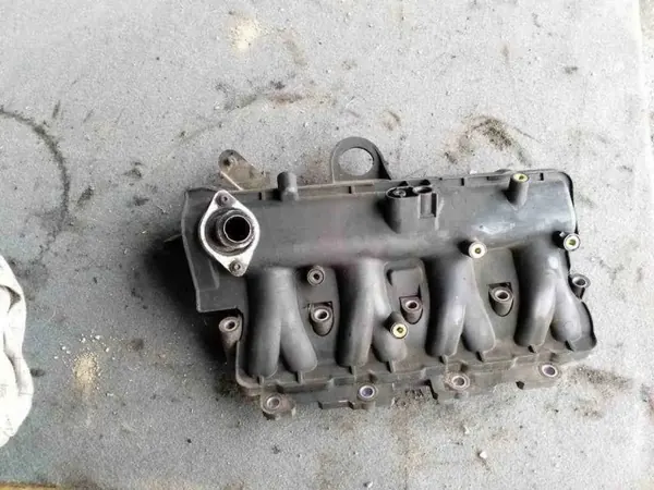 Colector de admisión OEM 55207035 Opel Astra H 1.3L image 2