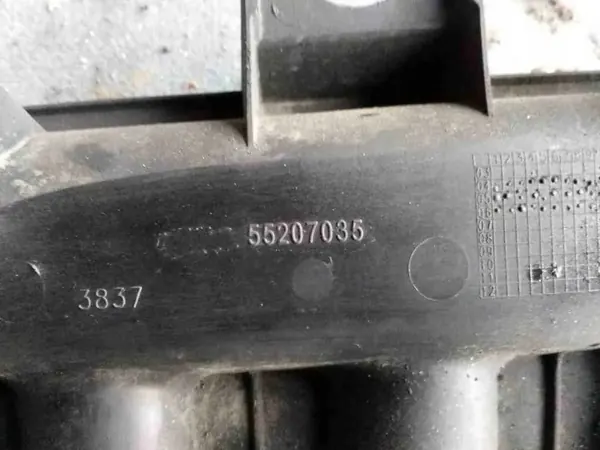 Colector de admisión OEM 55207035 Opel Astra H 1.3L image 3