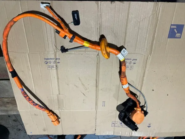 Enchufe de carga Kia Sorento IV OEM 91682-P4020 image 6