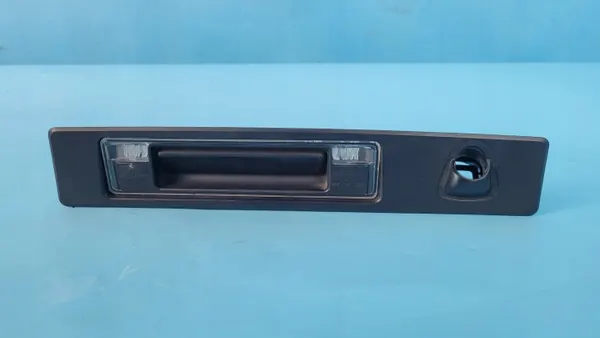 Volvo XC90 II Kofferraumgriff OEM 31675543 image 2