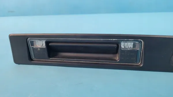 Volvo XC90 II Kofferraumgriff OEM 31675543 image 3
