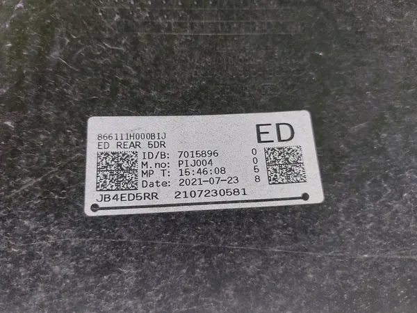 Parachoques trasero KIA SORENTO I 2002-2007 Negro image 10