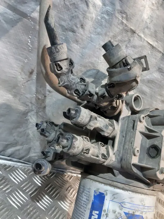 Knorr-Bremse K064500 Ilmanvalmistusyksikkö - Käytetty image 3