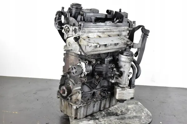 VW Golf VI Passat CC B6 Audi A3 2.0 TDI Motor CBA OEM Y677777 image 2
