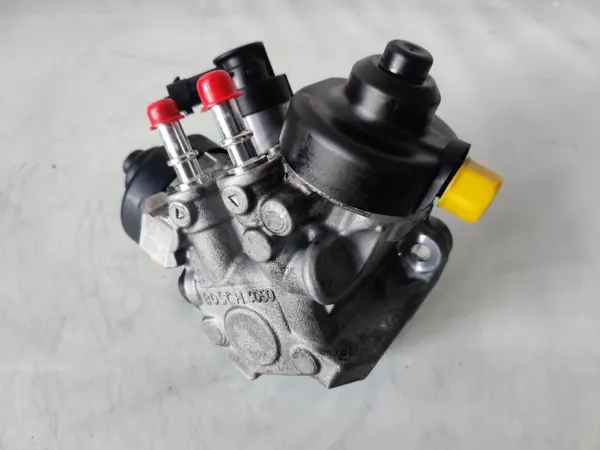 Polttoainepumppu OEM 35022151F Jeep Grand Cherokee WK2:lle image 2
