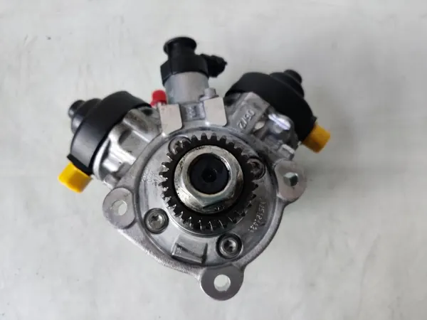 Polttoainepumppu OEM 35022151F Jeep Grand Cherokee WK2:lle image 3