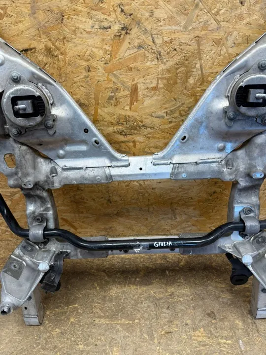Cuna Alfa Romeo Giulia OEM 00505539600 - Usado image 3