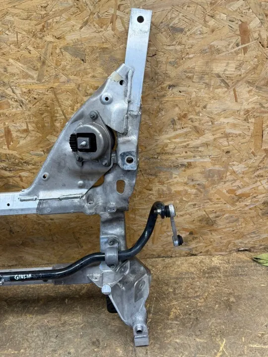 Cuna Alfa Romeo Giulia OEM 00505539600 - Usado image 4
