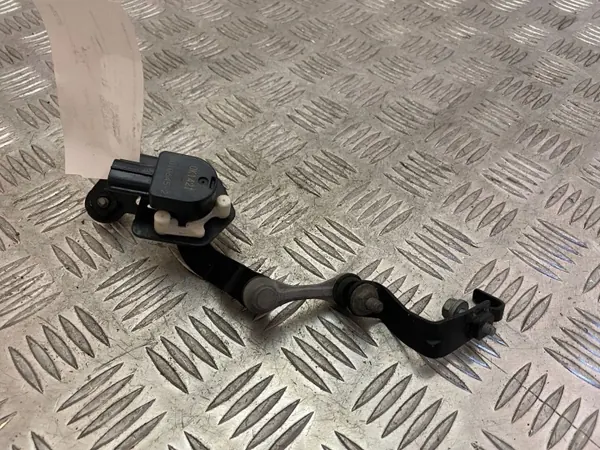Lexus NX 2019 vooras koplampniveausensor OEM B010645 image 2