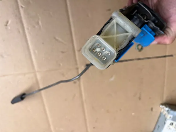 Höger Framdörrslås Opel Omega B C image 3