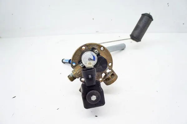 TU215 Cadillac Escalade III 6.2i Vanne GPL image 2