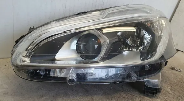 Linker Voorlicht Peugeot 208 Lift image 6