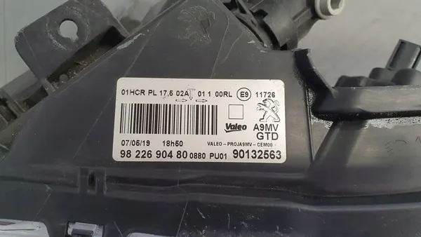 Linker Voorlicht Peugeot 208 Lift image 9