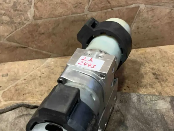 Bomba hidráulica OEM A1728000030 para Mercedes-Benz SLK image 3