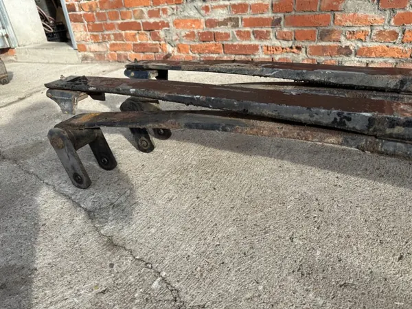 MERCEDES ATEGO 815 Hinterfedern Satz - OEM Teile image 6