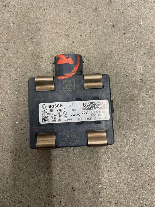 Audi Q7 Toter-Winkel-Sensor OEM 4M0907566D image 2