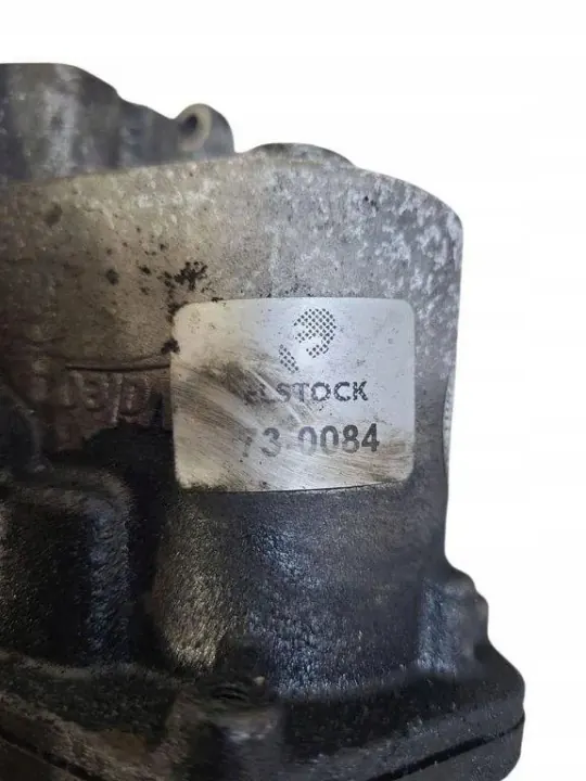 Válvula EGR usada OEM 03l131501 para Skoda Octavia Mk2 image 3