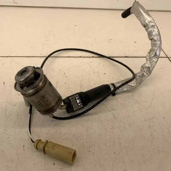 Injecteur de carburant AdBlue AUDI A6 C8 2.0 TDI 40tdi image 3