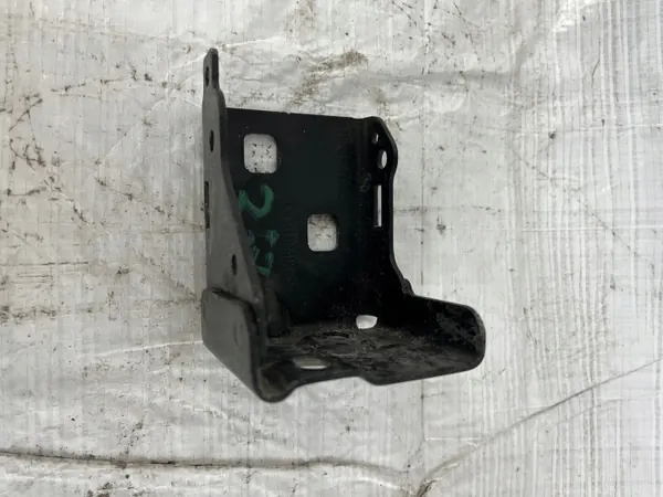 Mercedes CLS 257 Kiinnitystuki OEM A2136261300 image 2