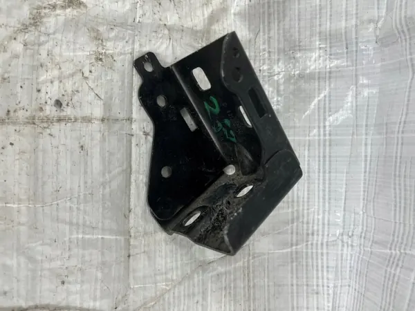 Mercedes CLS 257 Kiinnitystuki OEM A2136261300 image 3