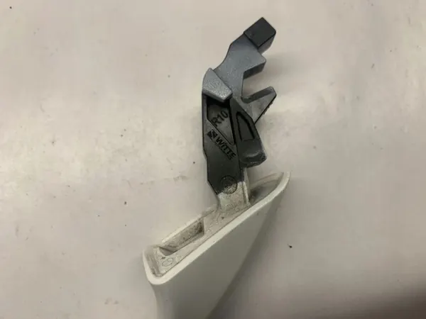 Copertura Maniglia Posteriore Destra Mercedes-Benz W212 A2047600420 image 8