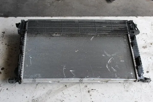 Radiador de agua Porsche Macan 3.0 Diesel OEM image 5