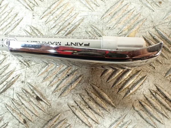OEM 5ZH29TRMAA Chrome Untere Heckpfeilerleiste Dodge RAM image 8