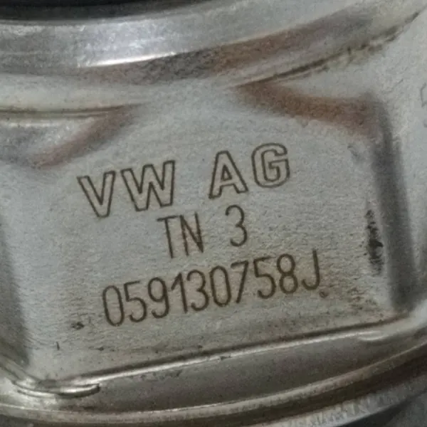 Kraftstoffschiene Porsche Cayenne 2011 059130758J image 8