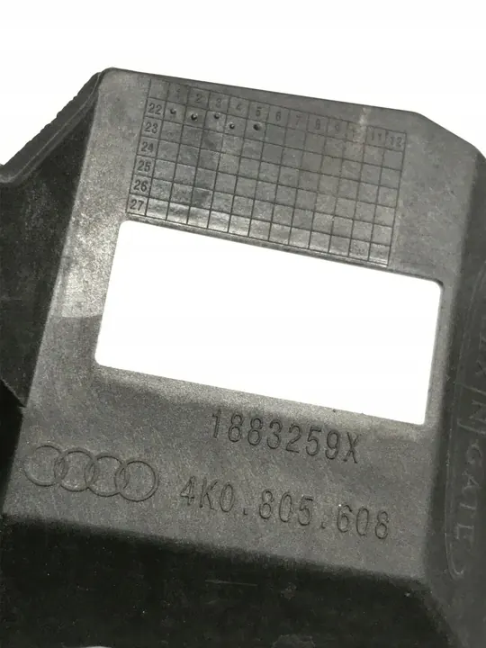 Supporto Faro Destro Audi A6 OE image 6