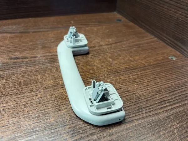 Takhandtag fram höger sida OEM RAJ23261 Toyota image 3